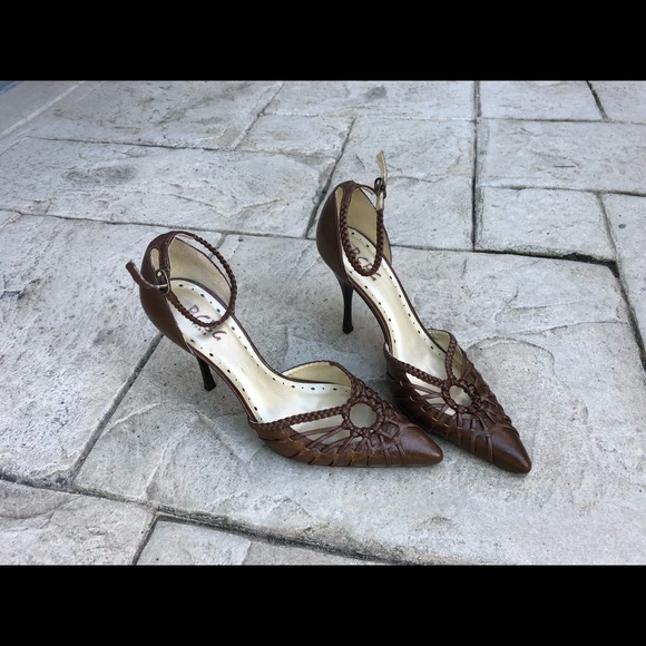 BCBG Strappy Sandals Heels Pumps - Picture 5 of 5